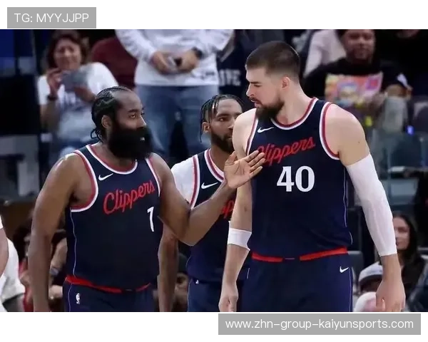 快船队迎来“关键战役”,士气激昂,冲刺季后赛新高峰 快船队迎来“关键战役”,士气激昂,冲刺季后赛新高峰