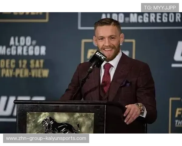 UFC对手被打倒后仍顽强爬起——硬汉精神的极致演绎