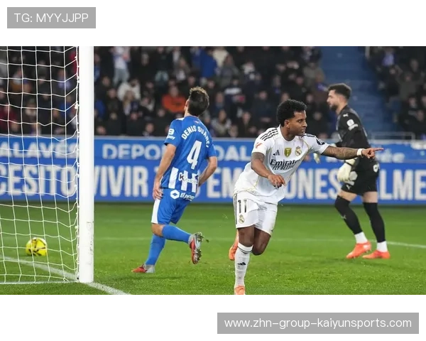 皇马快速推进给对手造成混乱，罗德里戈挑射被挡